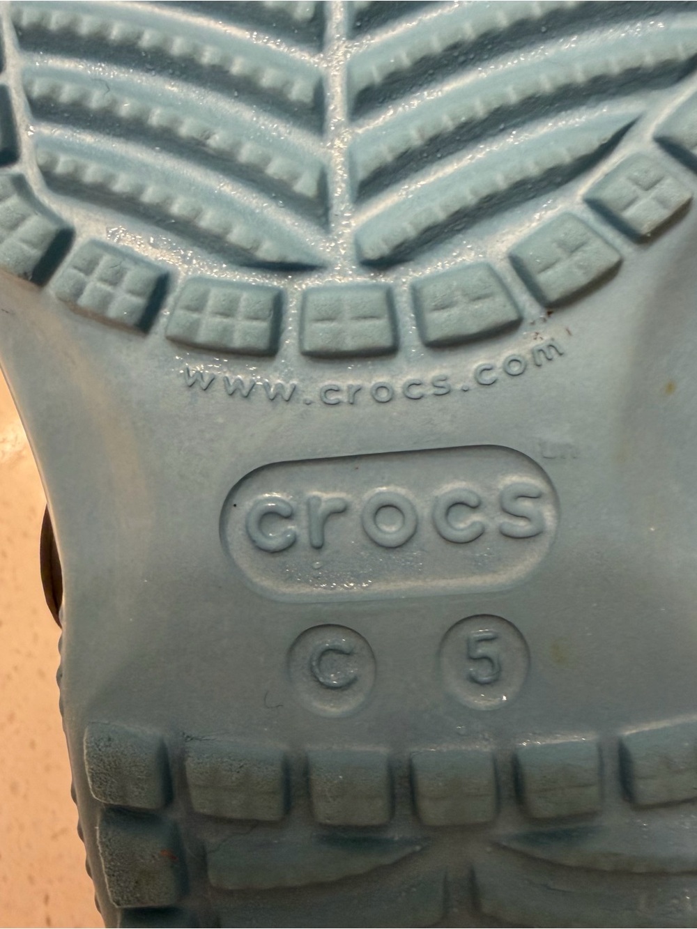 Kids Crocs Despicable Me Minion C 5 - Picture 3 of 7